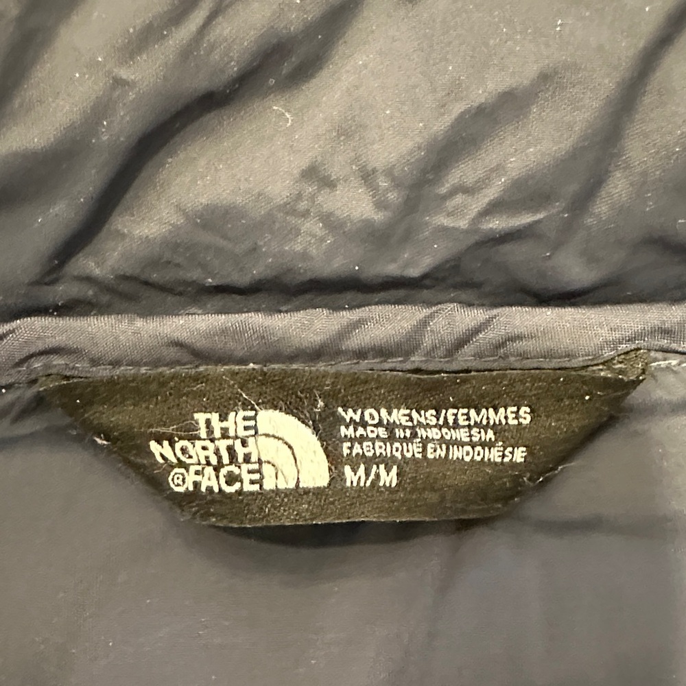The North Face Women's Navy Quilted Down Puffer Jacket - Picture 2 of 7